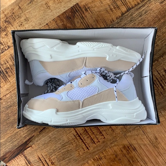 Pretty little things Chunky sneakers - Picture 2 of 6